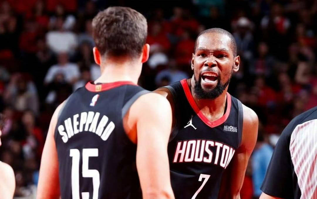 官方：切尔西门将罗伯特·桑切斯当选PFA11月最佳球员（官方：切尔西门将罗伯特·桑切斯获评PFA11月最佳球员）