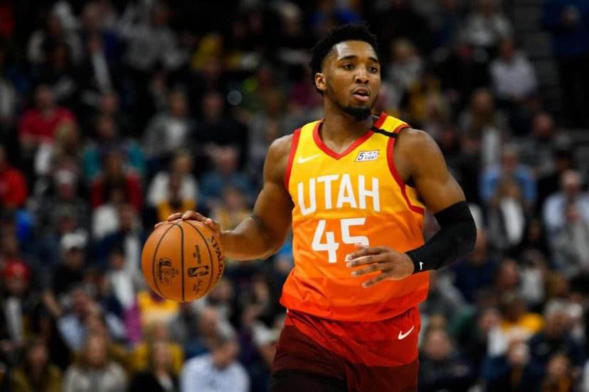 FIFPro最佳阵入围次数榜：梅西17次居首，姆巴佩6次进入前十（FIFPro最佳阵容入围次数榜：梅西17次领跑，姆巴佩6次跻身前十）