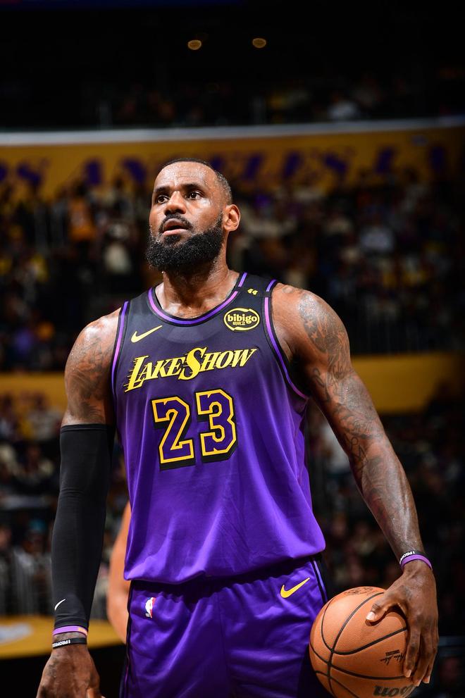 中英青训交流会嘉宾：绝杀韩国转型后卫；枪手铁闸曾获世界杯（中英青训交流会嘉宾：绝杀韩国后转型后卫，阿森纳铁闸曾捧世界杯）