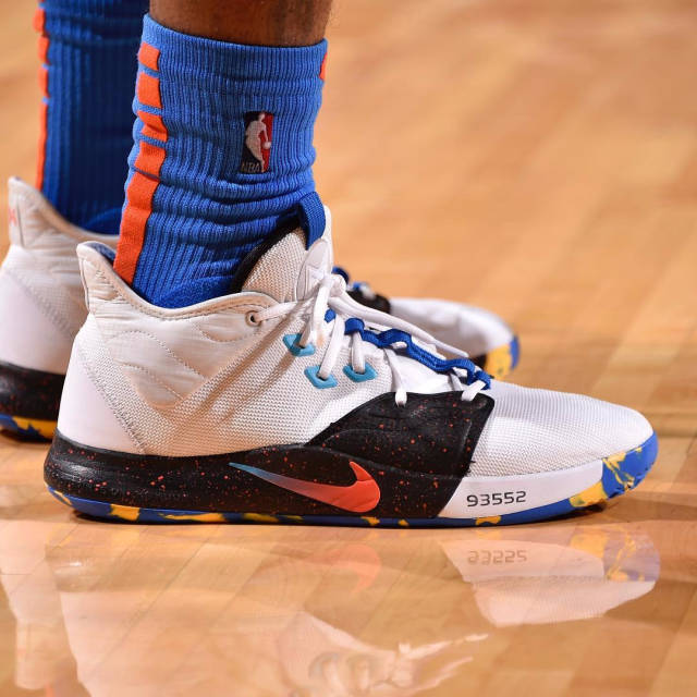 德容：不应该再和上赛季比较了，上赛季我们也没拿到欧冠冠军（德容：别再和上赛季相比了，那时我们同样无缘欧冠）