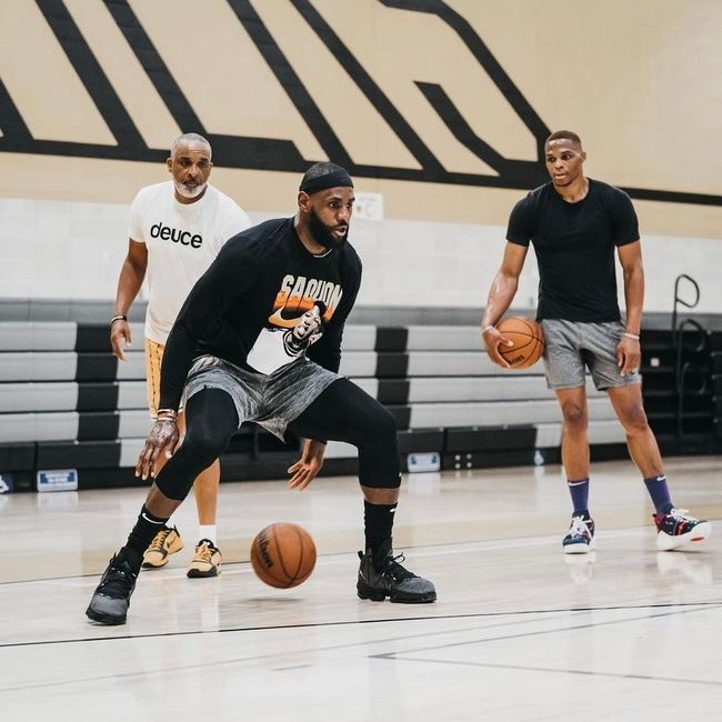 有些瞬间，会被历史记住（有些时刻，注定被历史铭记）