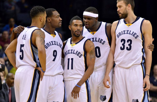 拜仁vs葡萄牙体育：凯恩、奥利塞、卡尔首发，阿方索替补（拜仁迎战葡萄牙体育：凯恩、奥利塞、卡尔领衔先发，阿方索替补待命）