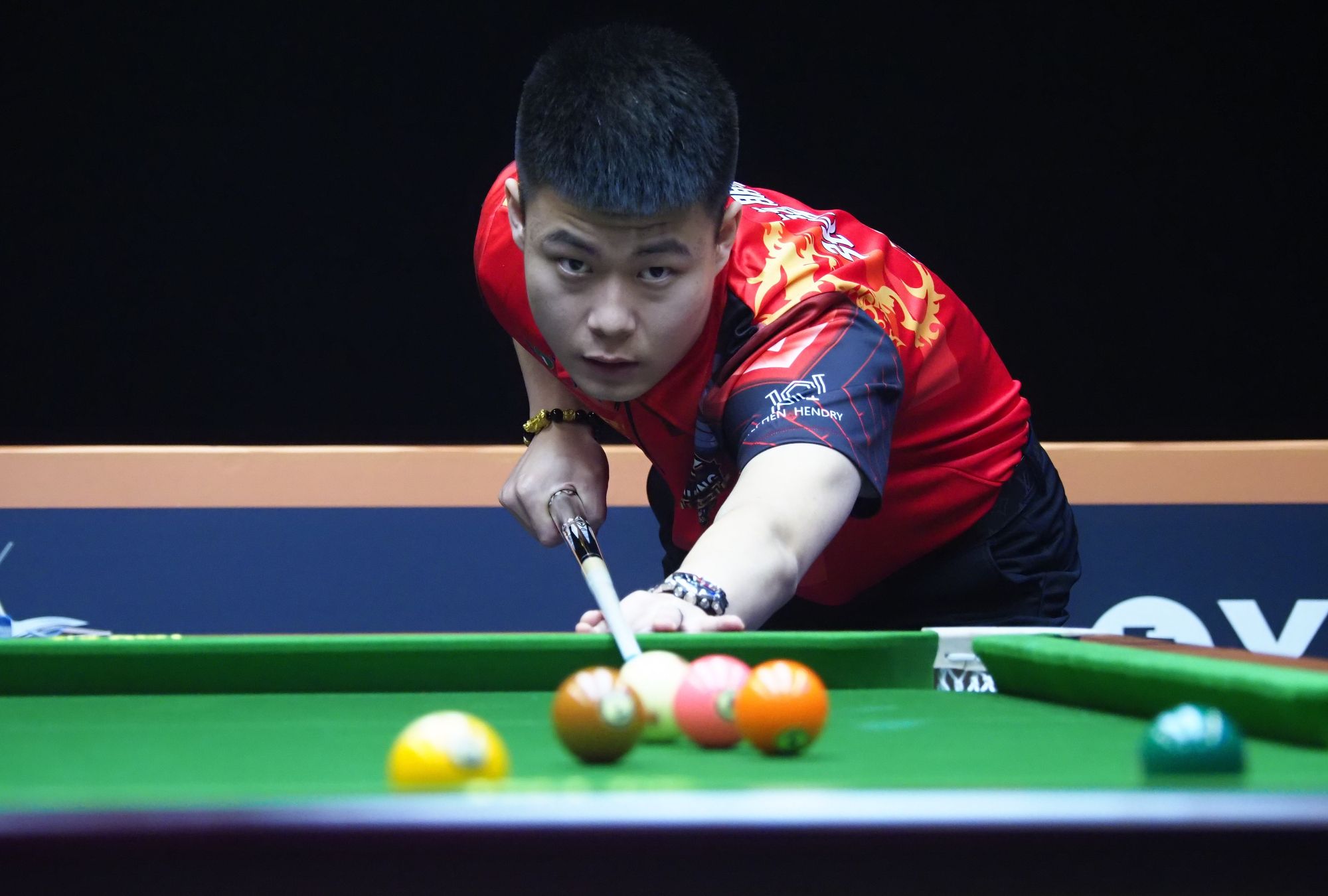 库里命中生涯4000记三分 勇士轻取国王6连胜.